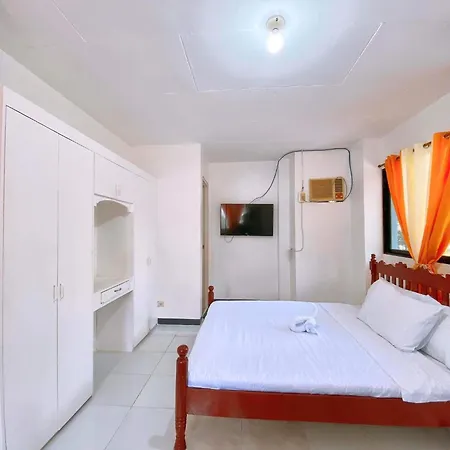 Luna Oslob Travellers Inn Exterior photo