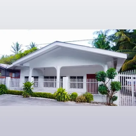 Luna Oslob Travellers Inn Exterior photo