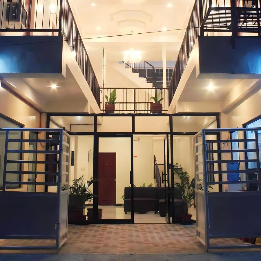 Luna Travellers Bed & Breakfast 2*